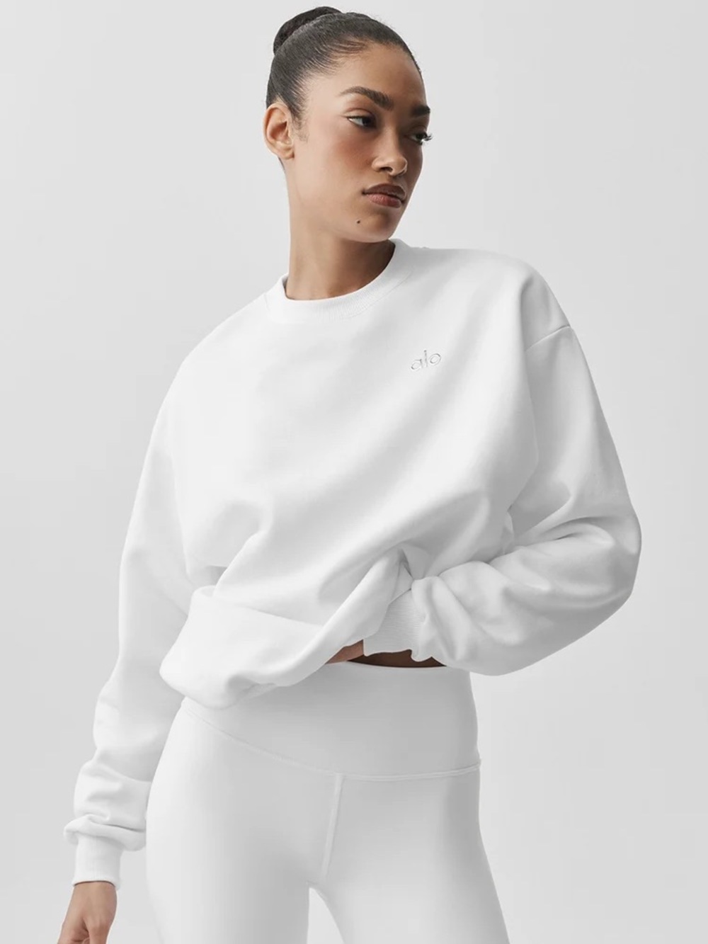 Women’s ALO Yoga White Accolade Crew Neck Pullover Size S
